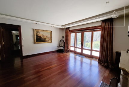 Spacious 250 m² duplex apartment with panoramic forest views in District II