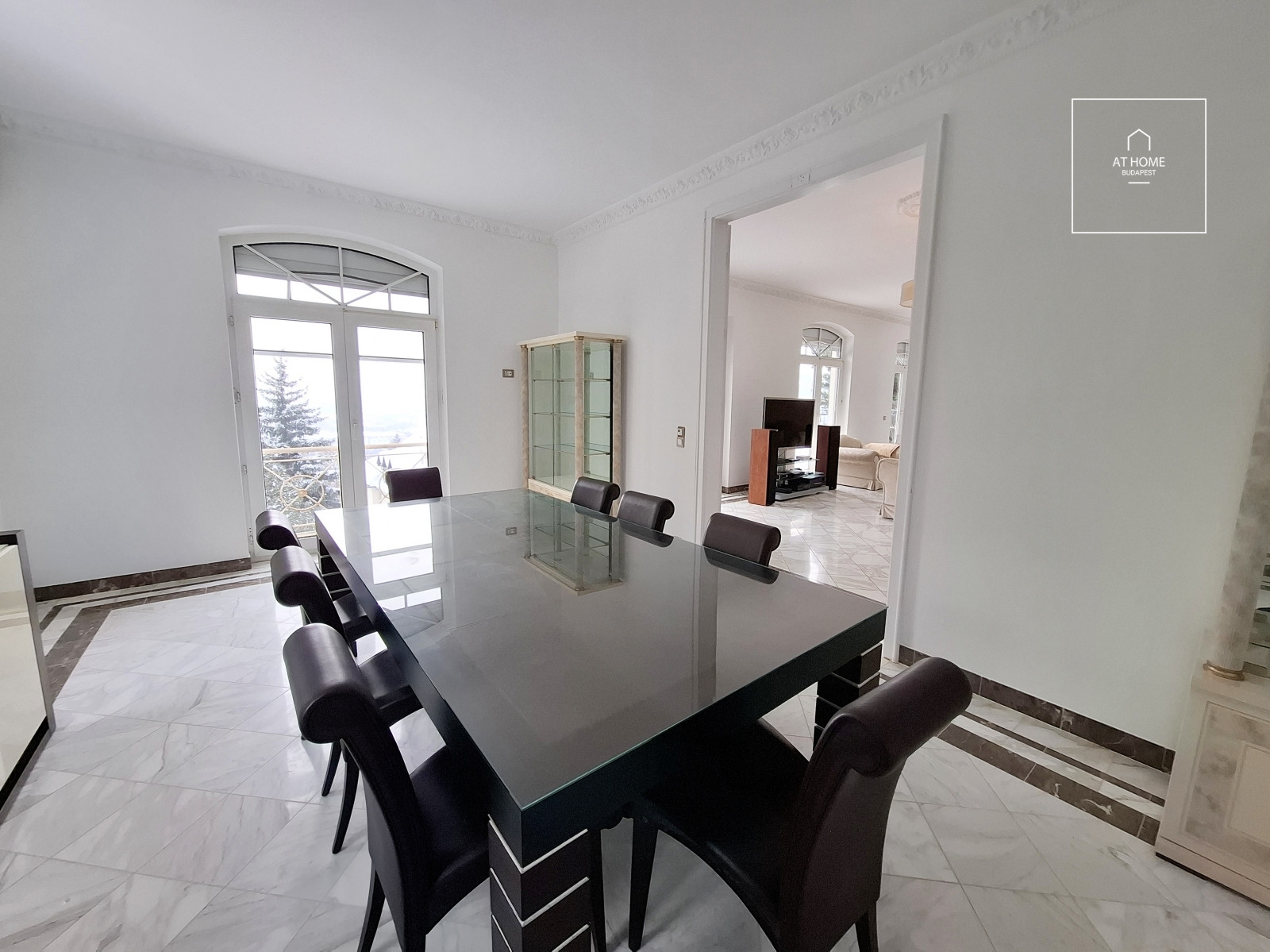 Exclusive 240 sqm apartment with terrace and 2 garage spaces on Gellért Hill