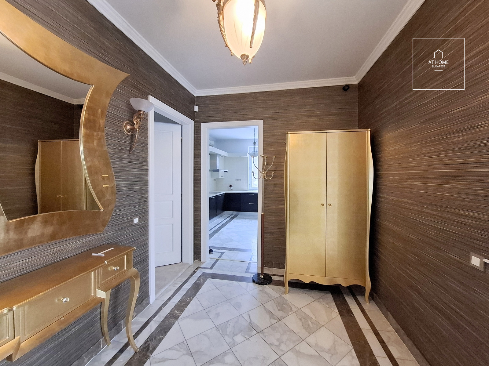 Exclusive 240 sqm apartment with terrace and 2 garage spaces on Gellért Hill