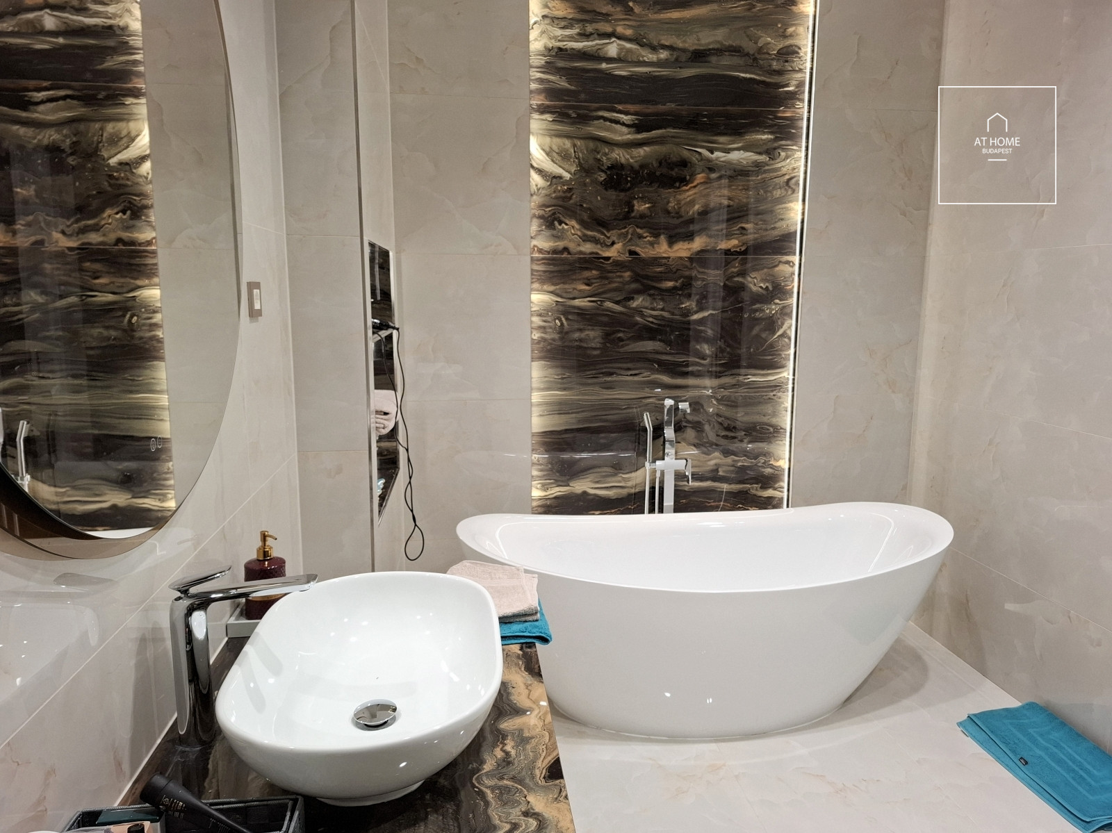 Exclusive 240 sqm apartment with terrace and 2 garage spaces on Gellért Hill