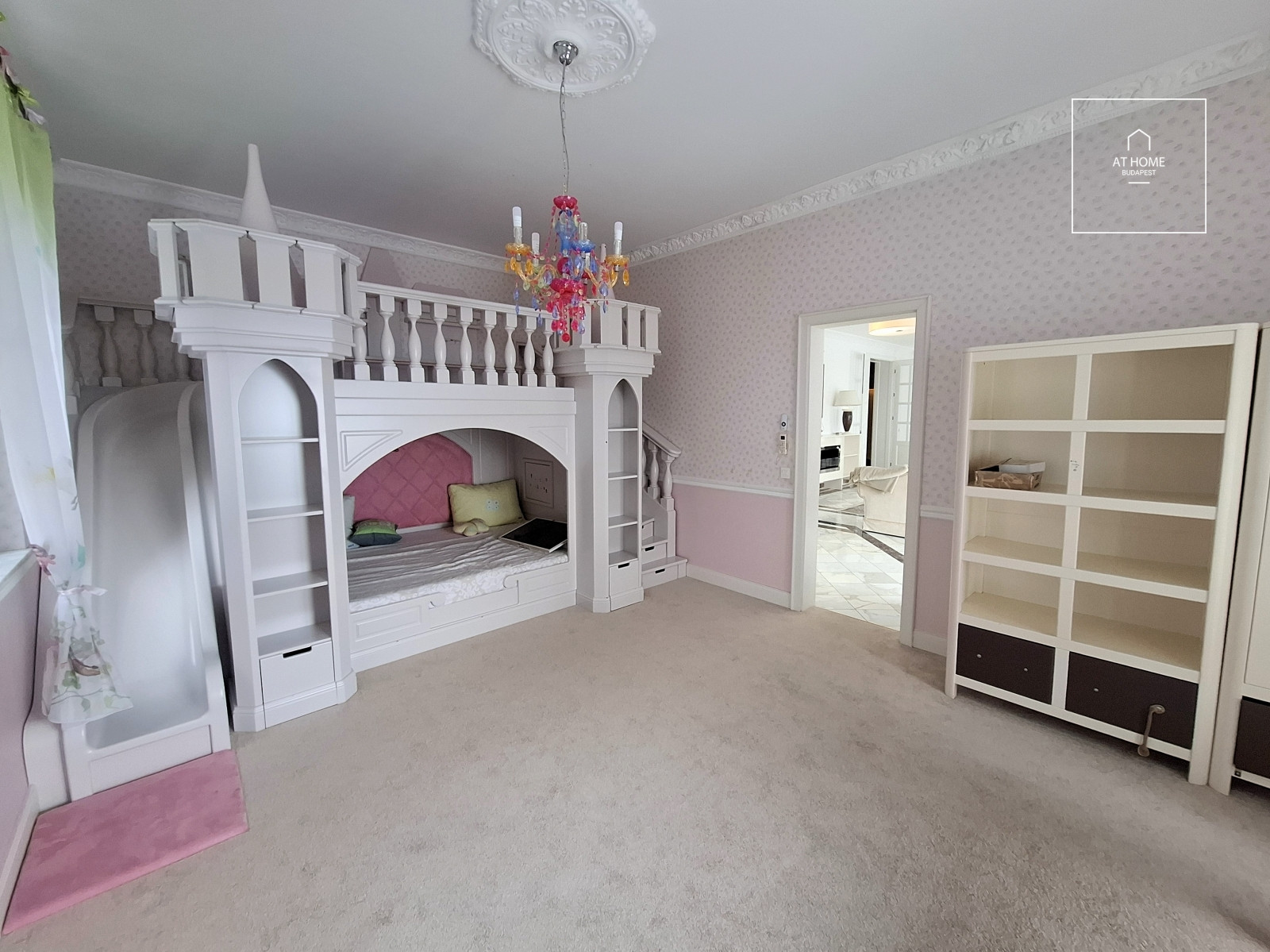 Exclusive 240 sqm apartment with terrace and 2 garage spaces on Gellért Hill