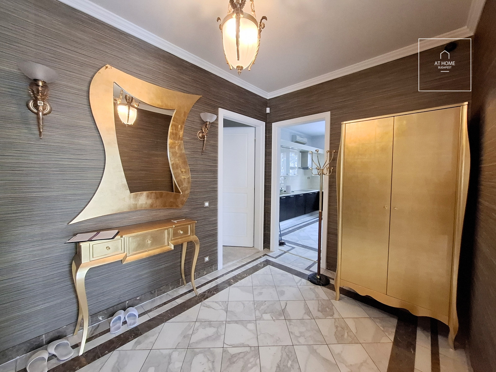 Exclusive 240 sqm apartment with terrace and 2 garage spaces on Gellért Hill