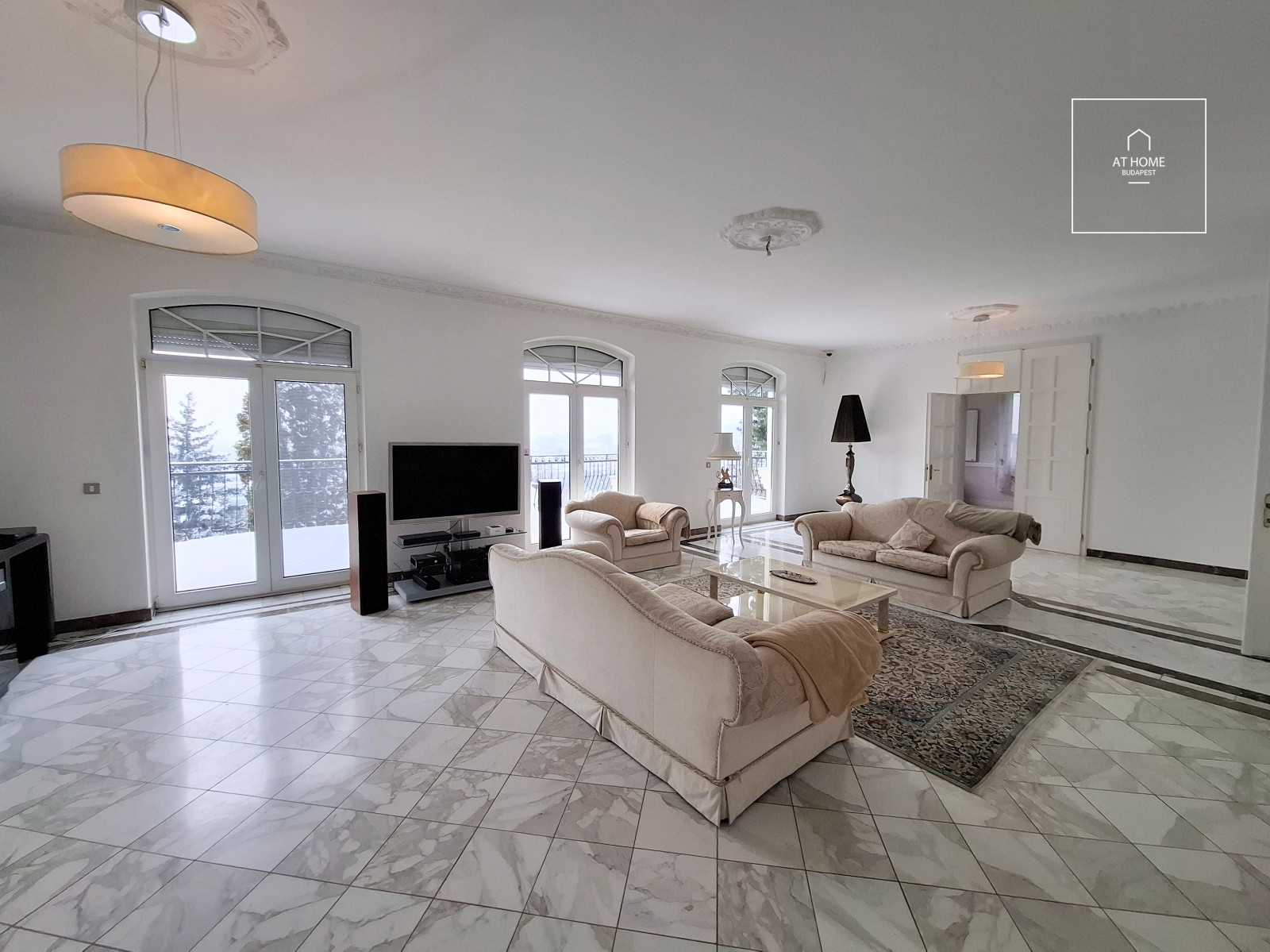 Exclusive 240 sqm apartment with terrace and 2 garage spaces on Gellért Hill