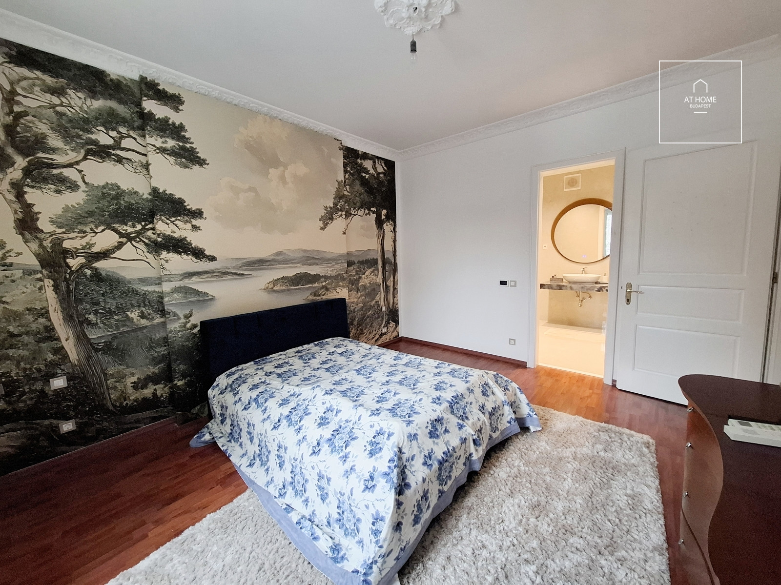 Exclusive 240 sqm apartment with terrace and 2 garage spaces on Gellért Hill