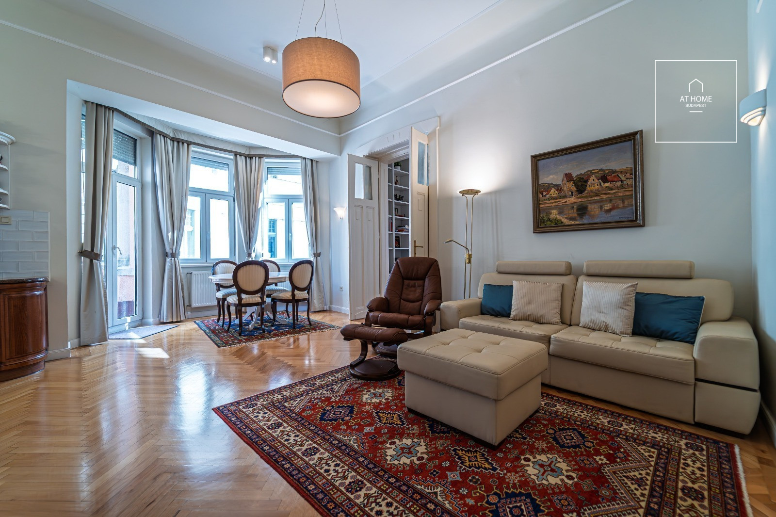 Renovated 2-bedroom spacious apartment with a balcony in the city center, District XIII