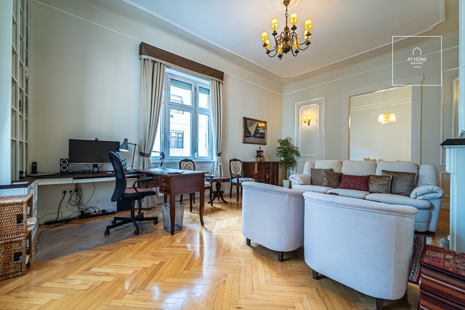 Renovated 2-bedroom spacious apartment with a balcony in the city center, District XIII