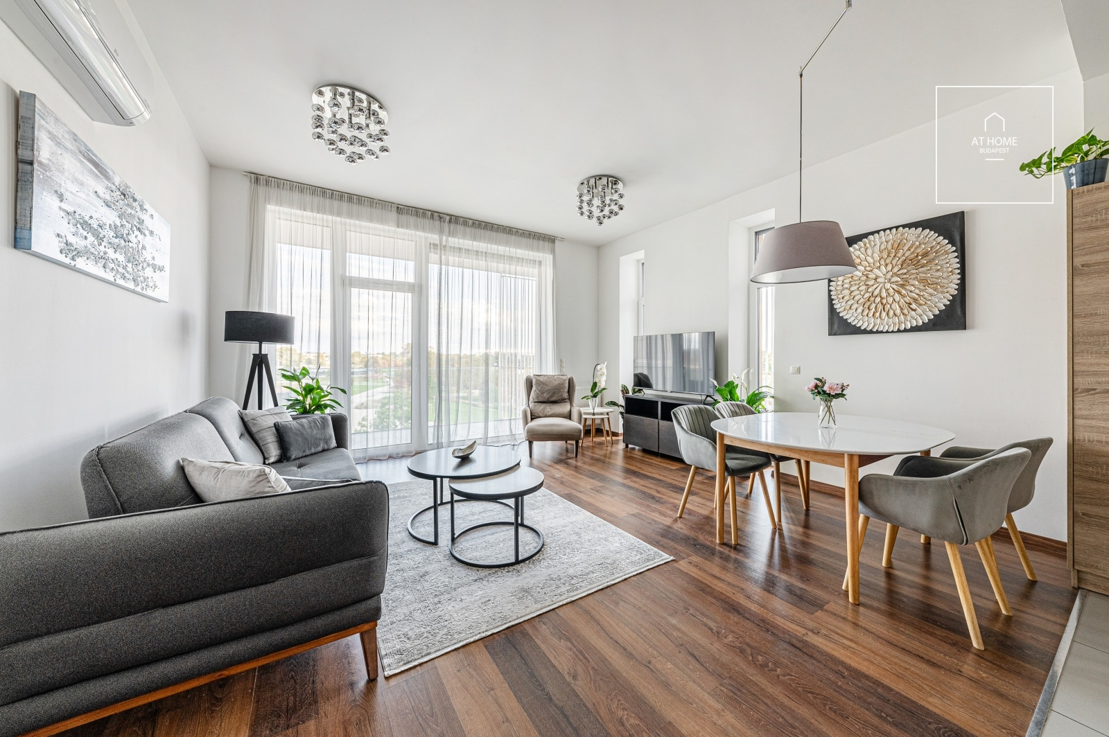 Furnished panoramic apartment with terrace and parking space at Budapart