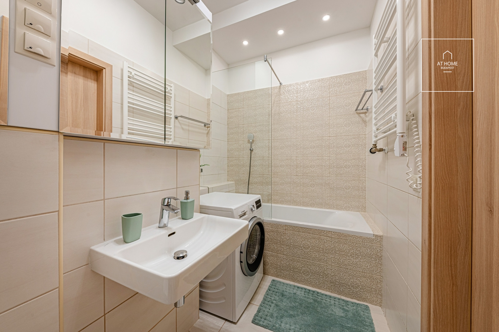 Furnished panoramic apartment with terrace and parking space at Budapart