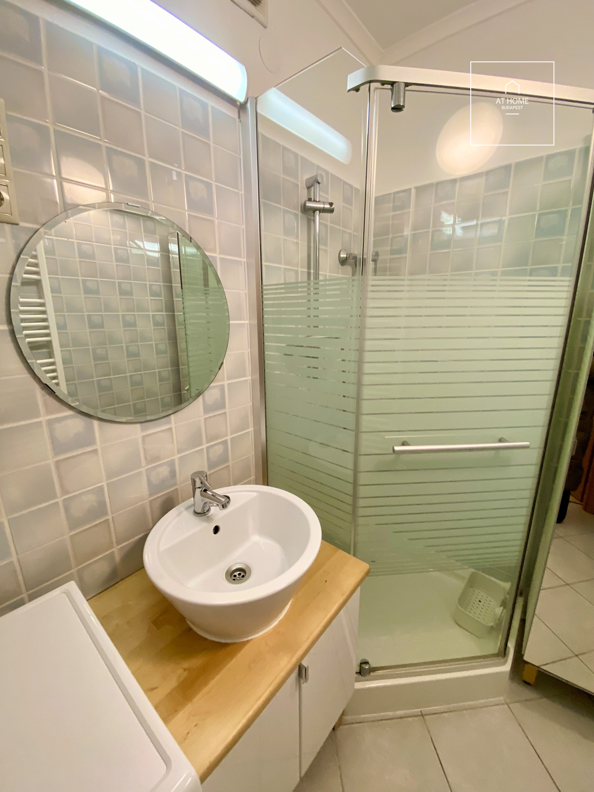 43 sqm one-bedroom apartment with a balcony in the 1st district, at the foot of the Citadella