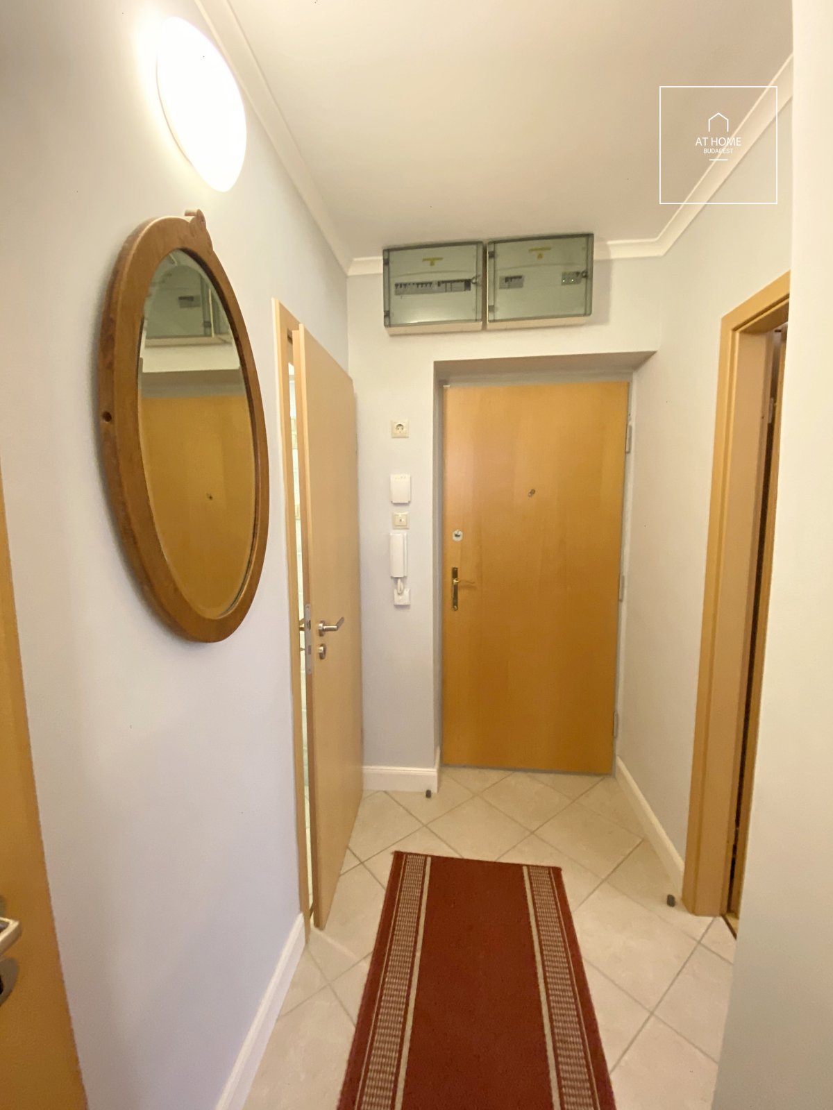 43 sqm one-bedroom apartment with a balcony in the 1st district, at the foot of the Citadella