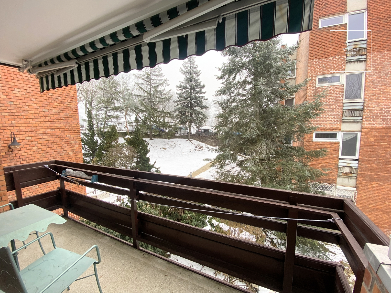 43 sqm one-bedroom apartment with a balcony in the 1st district, at the foot of the Citadella