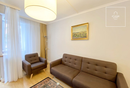 43 sqm one-bedroom apartment with a balcony in the 1st district, at the foot of the Citadella