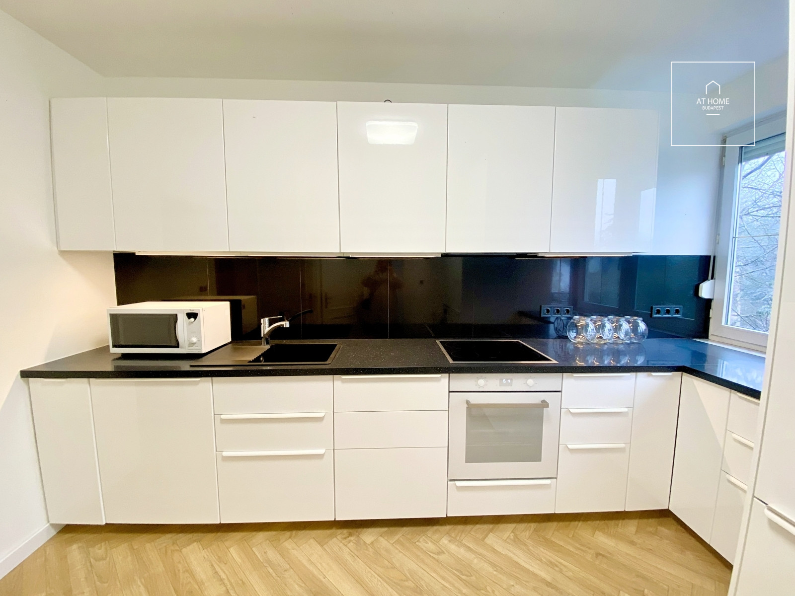 Renovated 136 sqm apartment with 3 bedrooms and a 14 sqm terrace in the 2nd district of Budapest