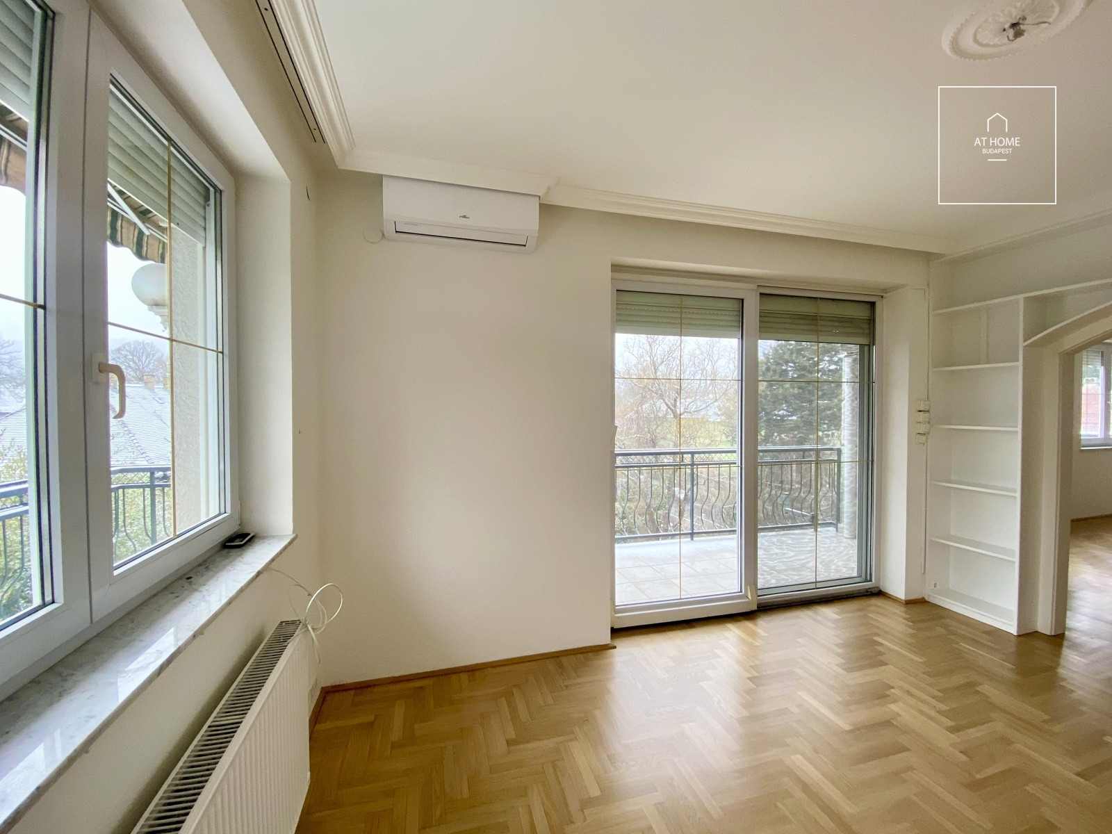 Renovated 136 sqm apartment with 3 bedrooms and a 14 sqm terrace in the 2nd district of Budapest