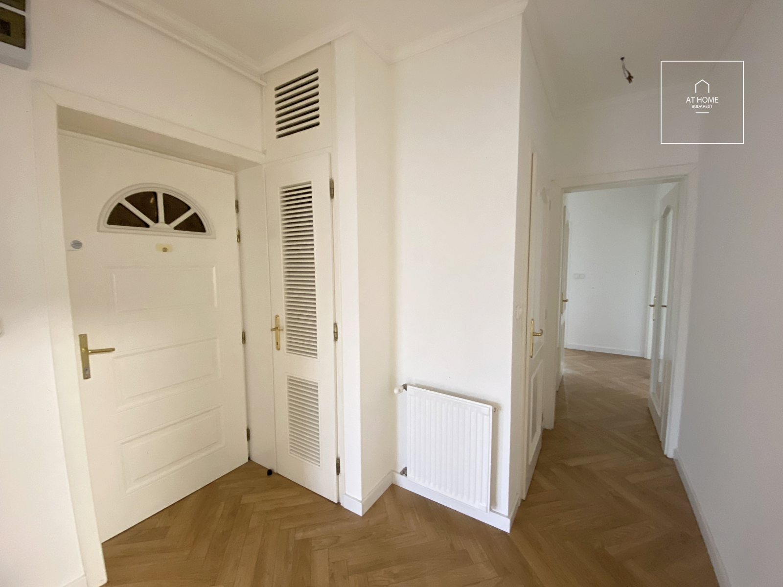 Renovated 136 sqm apartment with 3 bedrooms and a 14 sqm terrace in the 2nd district of Budapest