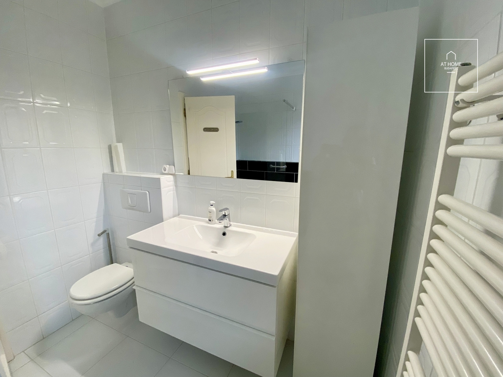 Renovated 136 sqm apartment with 3 bedrooms and a 14 sqm terrace in the 2nd district of Budapest