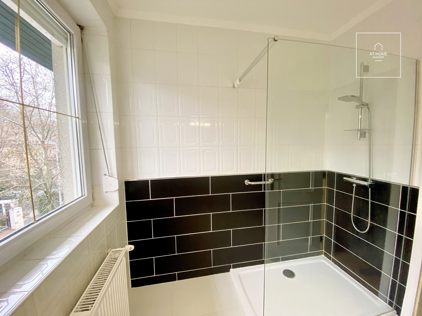 Renovated 136 sqm apartment with 3 bedrooms and a 14 sqm terrace in the 2nd district of Budapest