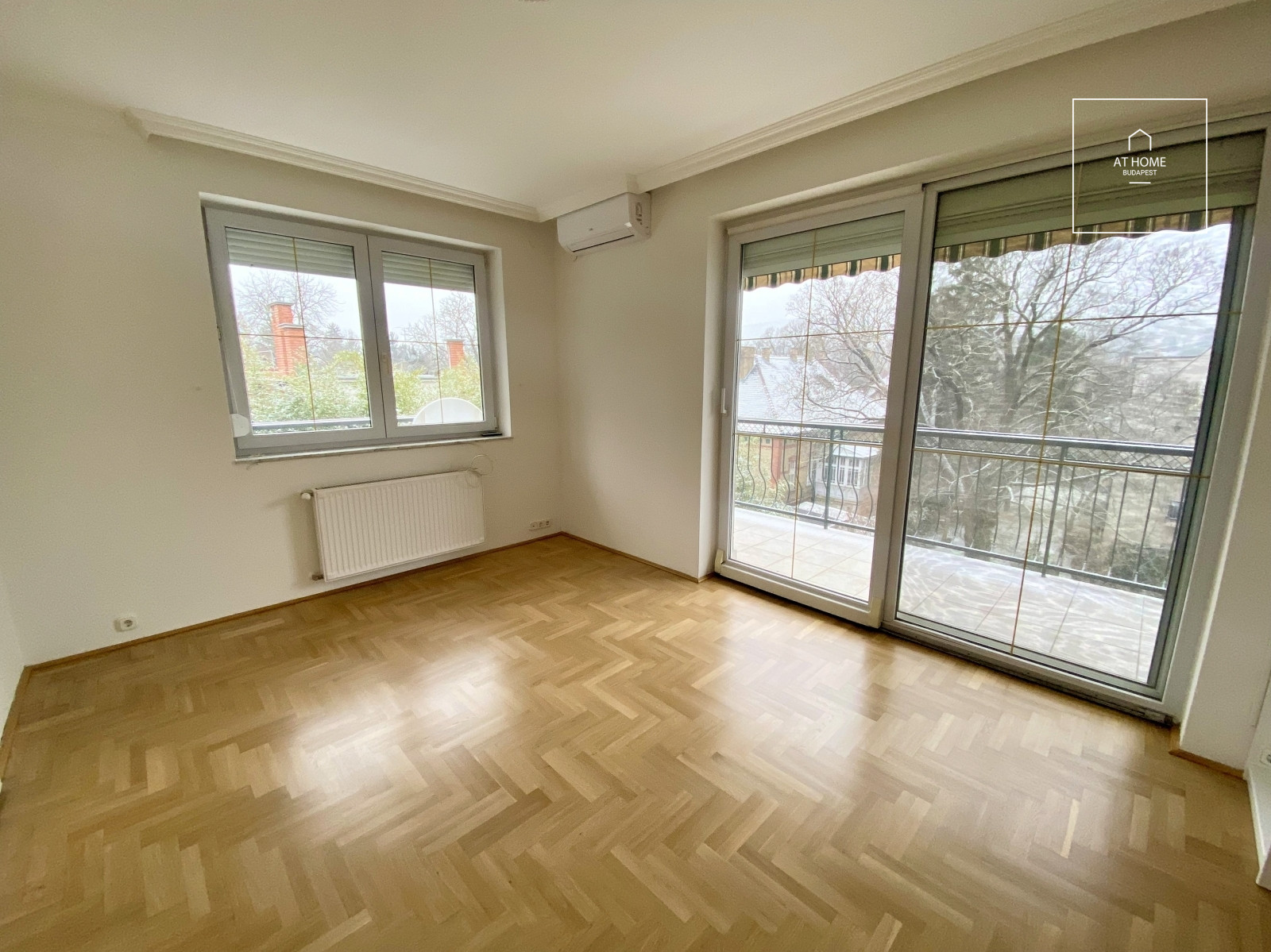 Renovated 136 sqm apartment with 3 bedrooms and a 14 sqm terrace in the 2nd district of Budapest