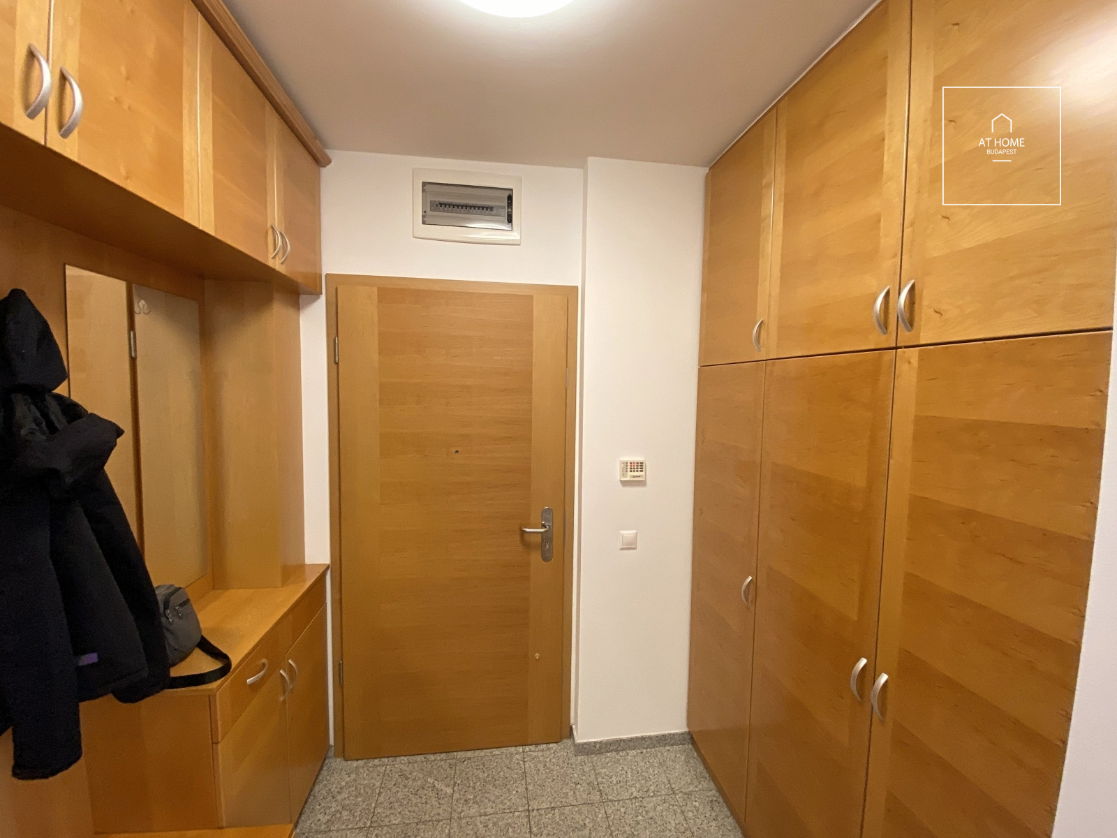 Panoramic 140 sqm apartment with two terraces and three bedrooms in Budapest’s 2nd district