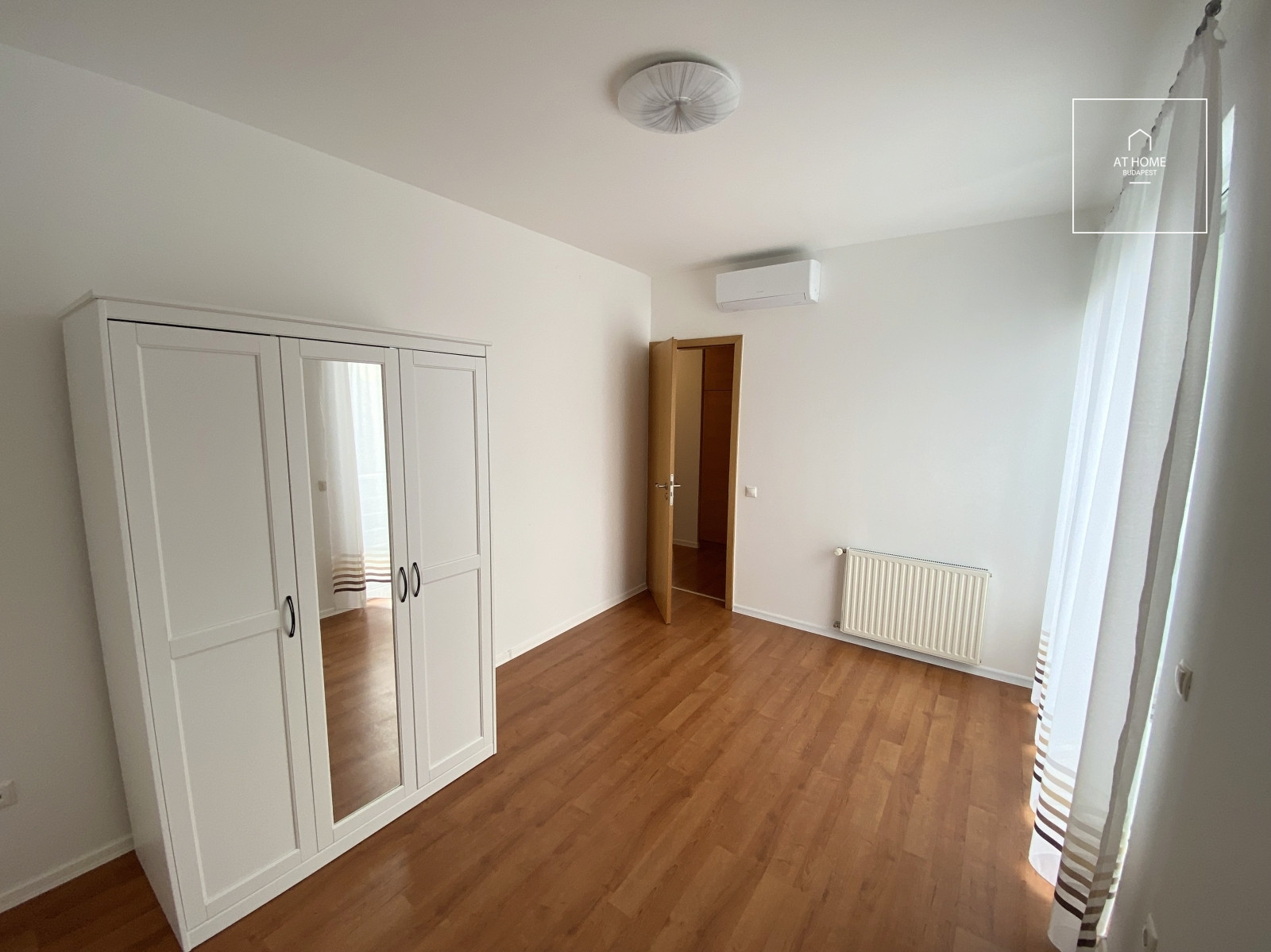 Panoramic 140 sqm apartment with two terraces and three bedrooms in Budapest’s 2nd district
