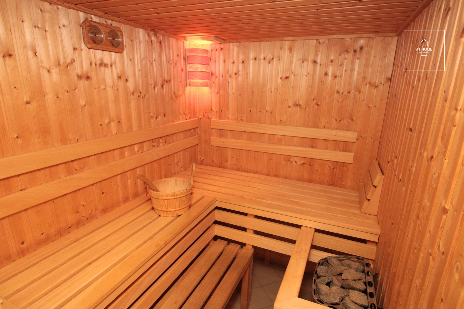 Panoramic 140 sqm apartment with two terraces and three bedrooms in Budapest’s 2nd district