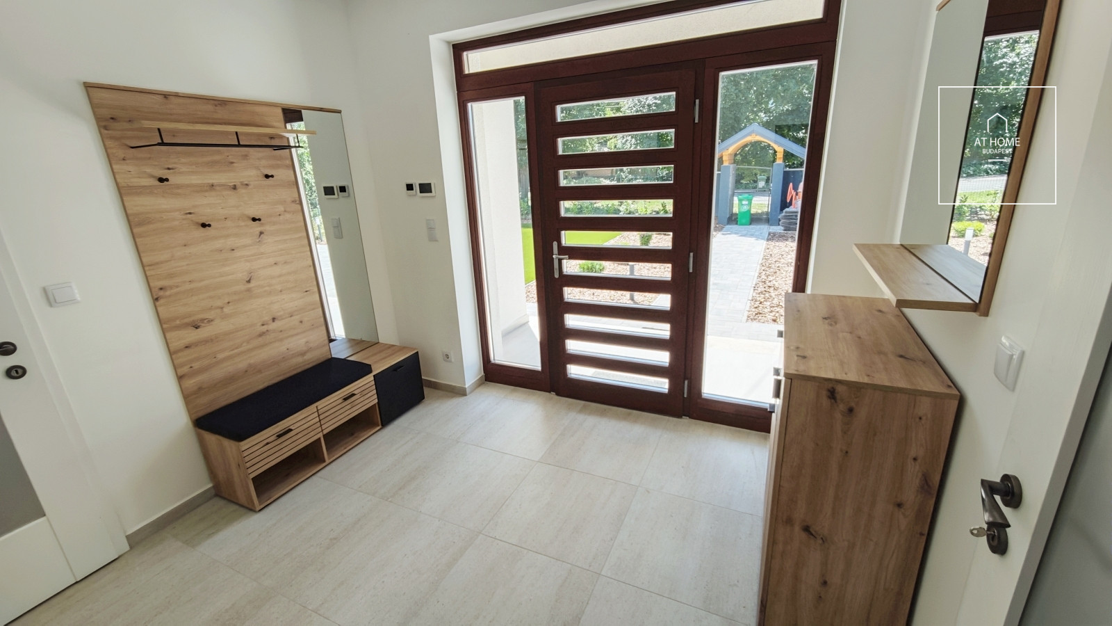 Newly built family house with 3 bedrooms and two garage spaces in Telki