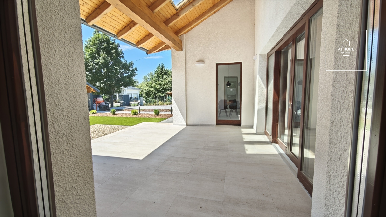 Newly built family house with 3 bedrooms and two garage spaces in Telki