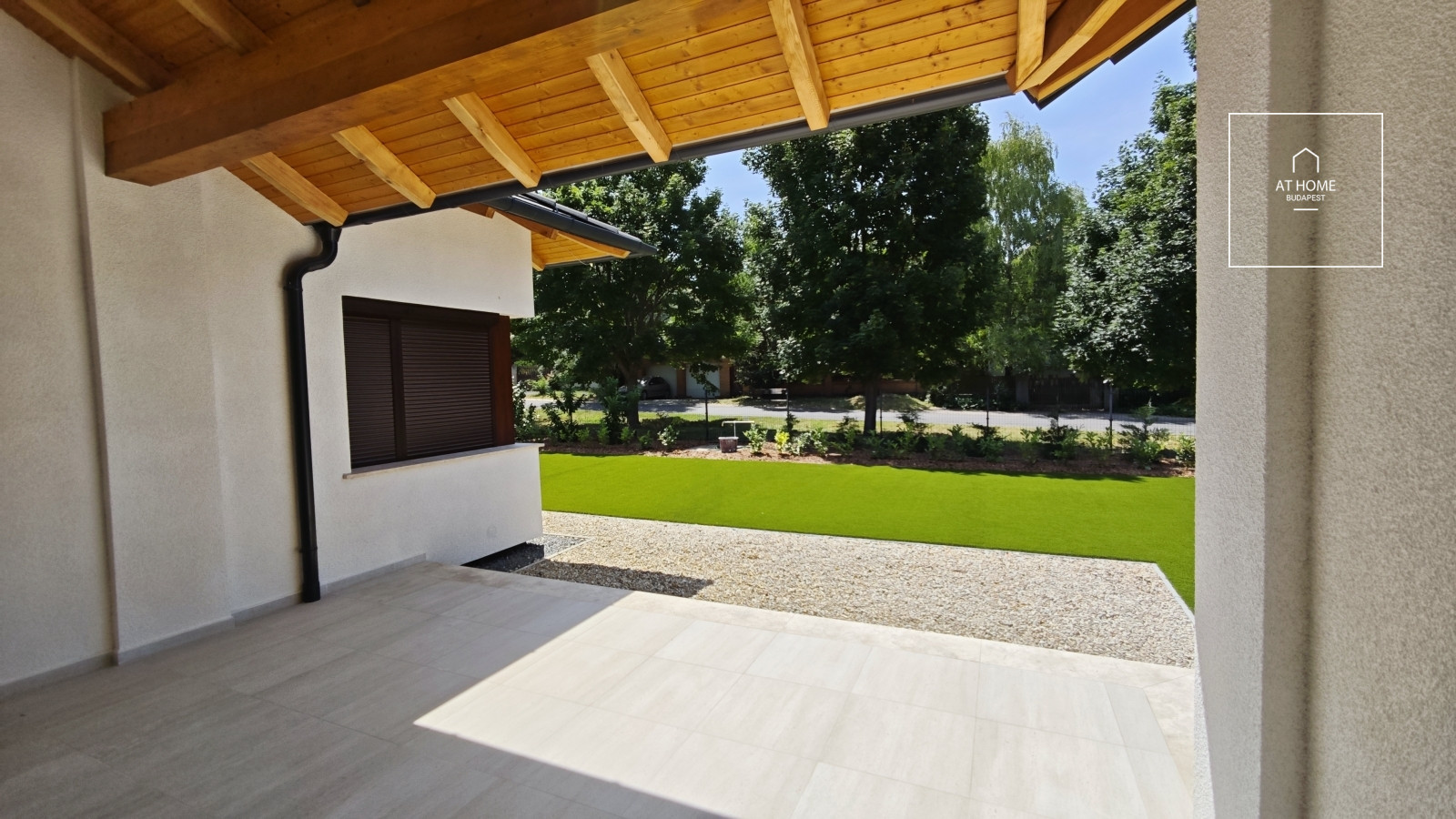 Newly built family house with 3 bedrooms and two garage spaces in Telki