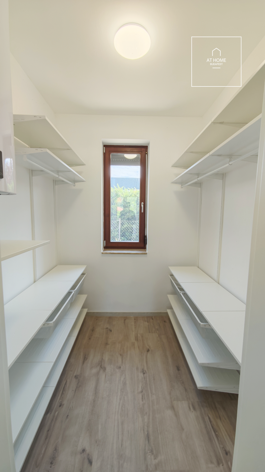 Newly built family house with 3 bedrooms and two garage spaces in Telki