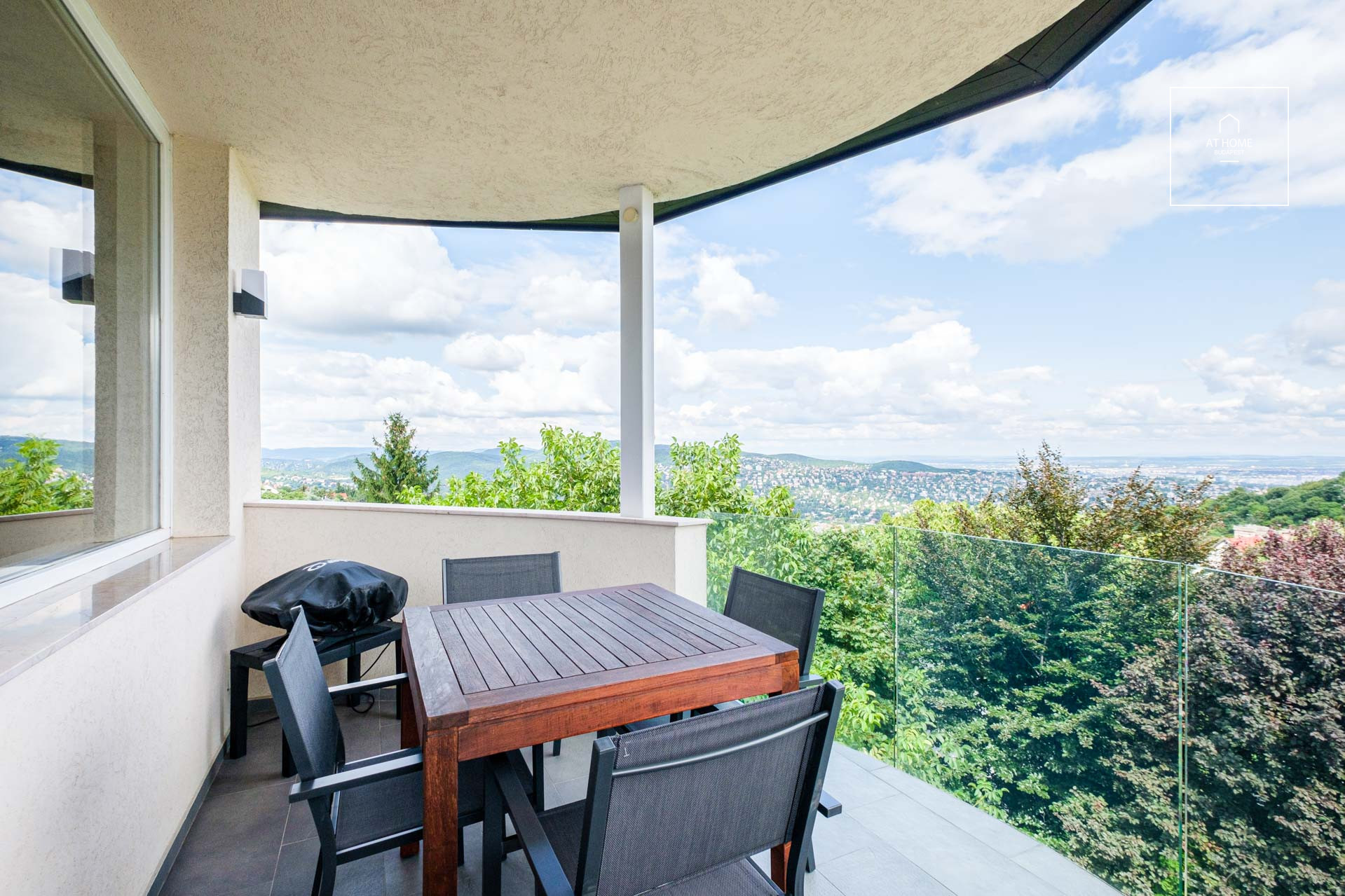 4 bedroom exclusive apartment for rent in the XII. district, Budapest