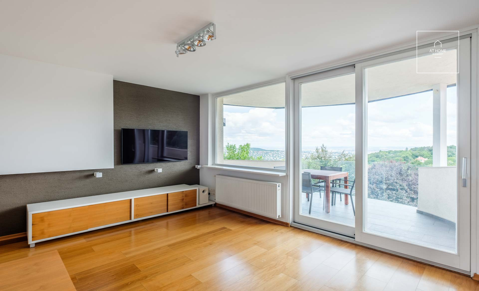 4 bedroom exclusive apartment for rent in the XII. district, Budapest