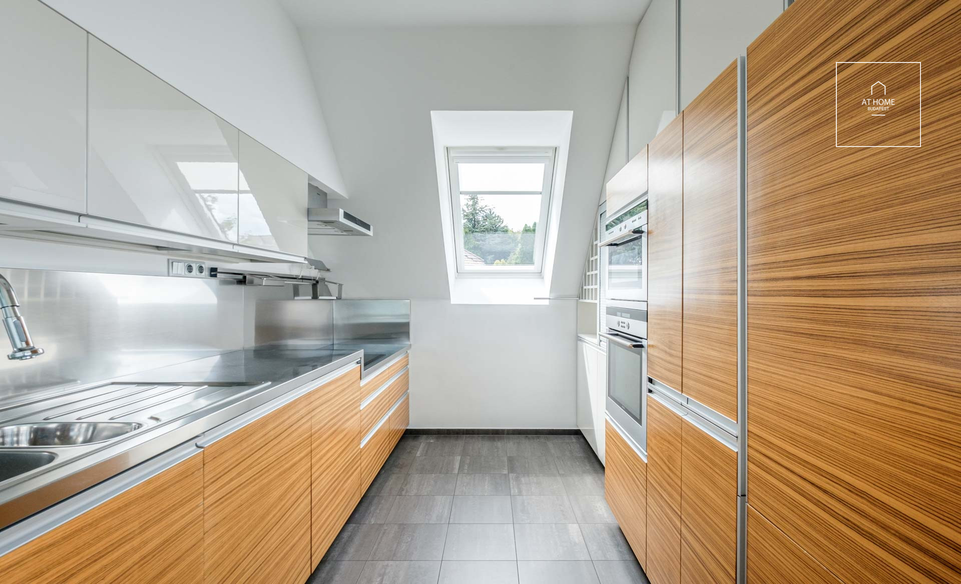 Exclusive apartment with panoramic view in district 12, Budapest