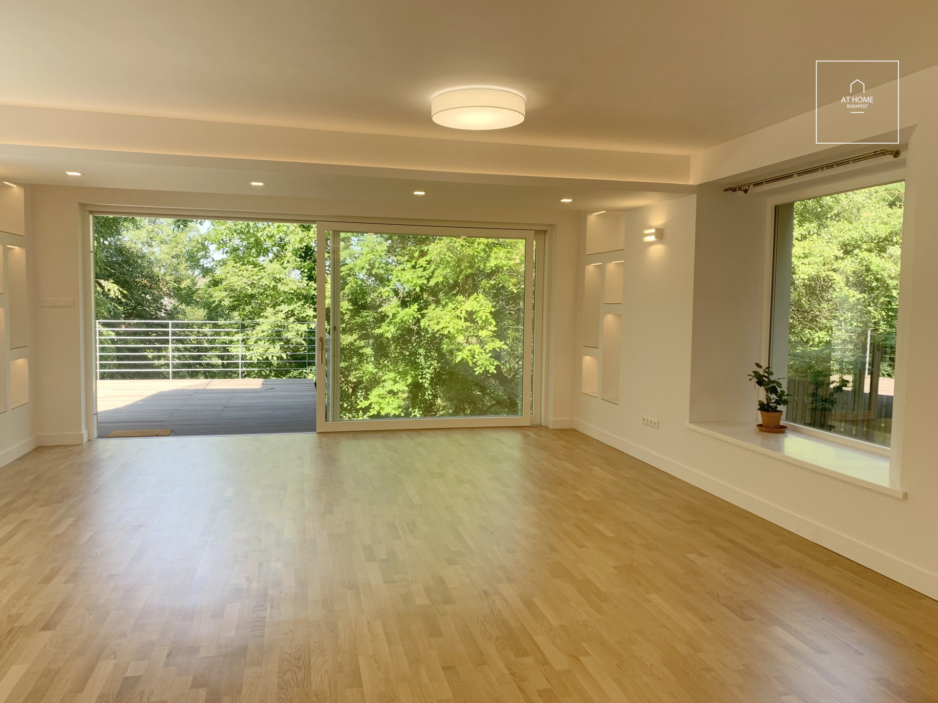 Luxury apartment with 3 bedrooms, a terrace, and a private garden in District XII