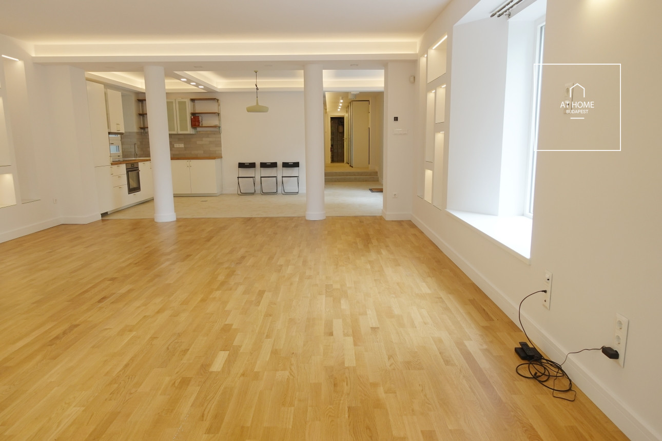 Luxury apartment with 3 bedrooms, a terrace, and a private garden in District XII