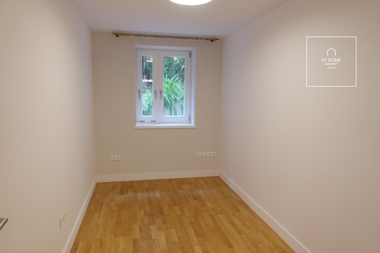 Luxury apartment with 3 bedrooms, a terrace, and a private garden in District XII