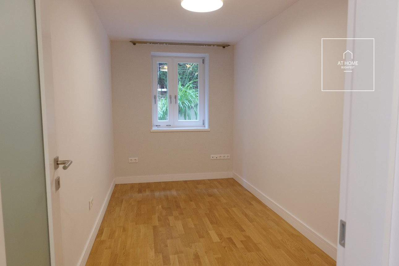 Luxury apartment with 3 bedrooms, a terrace, and a private garden in District XII