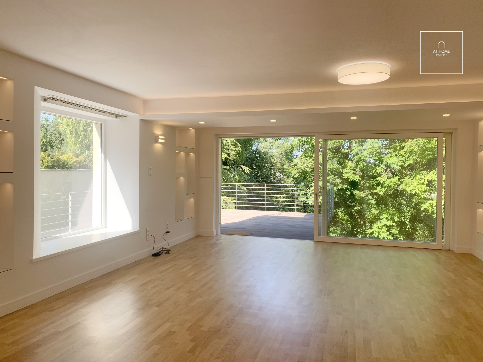 Luxury apartment with 3 bedrooms, a terrace, and a private garden in District XII