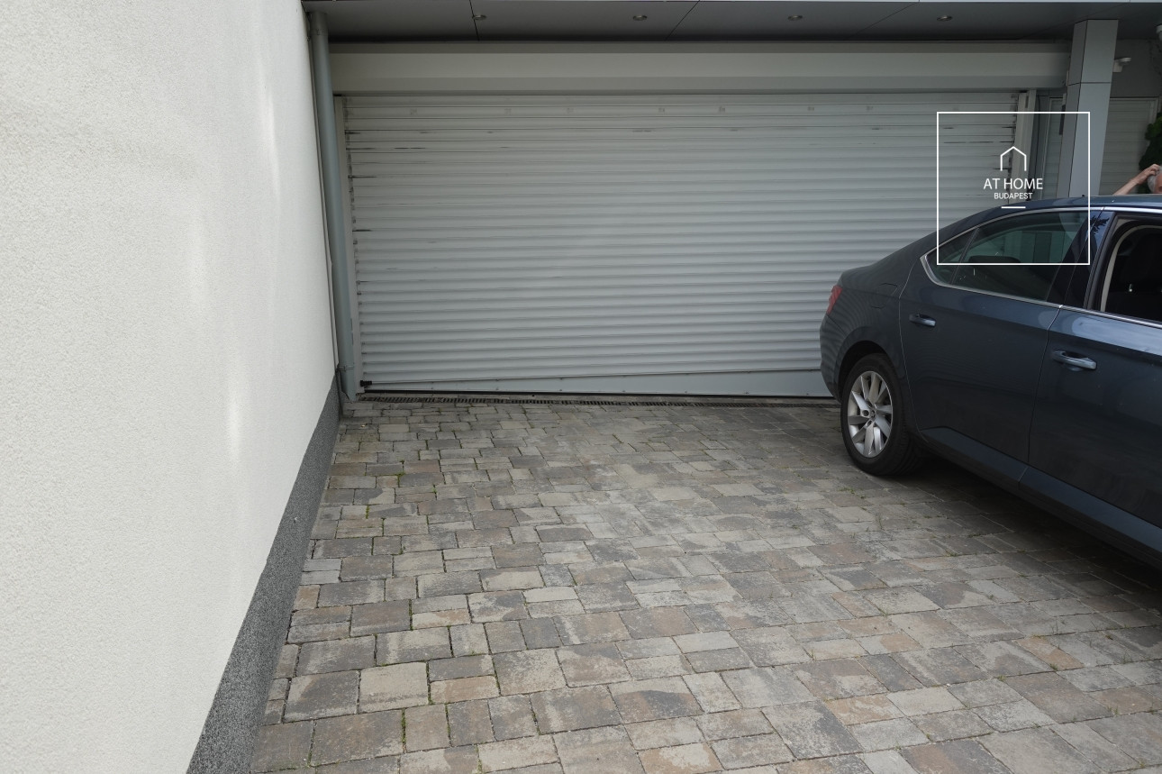 Luxuslakás 3 hálószobával, terasszal és saját kerttel a XII. kerületben