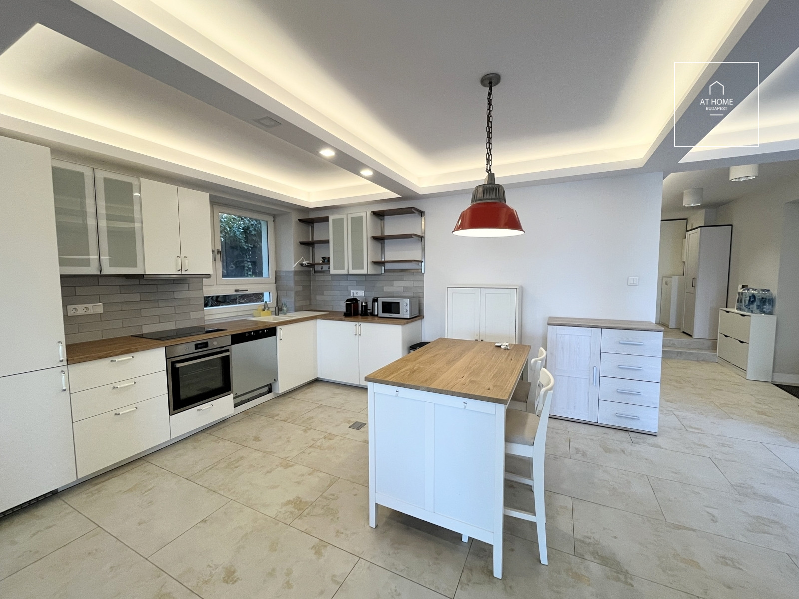 Luxury apartment with 3 bedrooms, a terrace, and a private garden in District XII