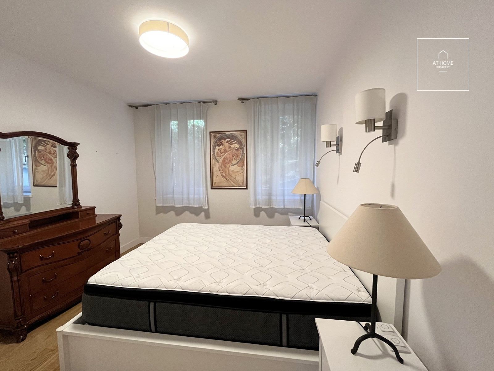 Luxury apartment with 3 bedrooms, a terrace, and a private garden in District XII