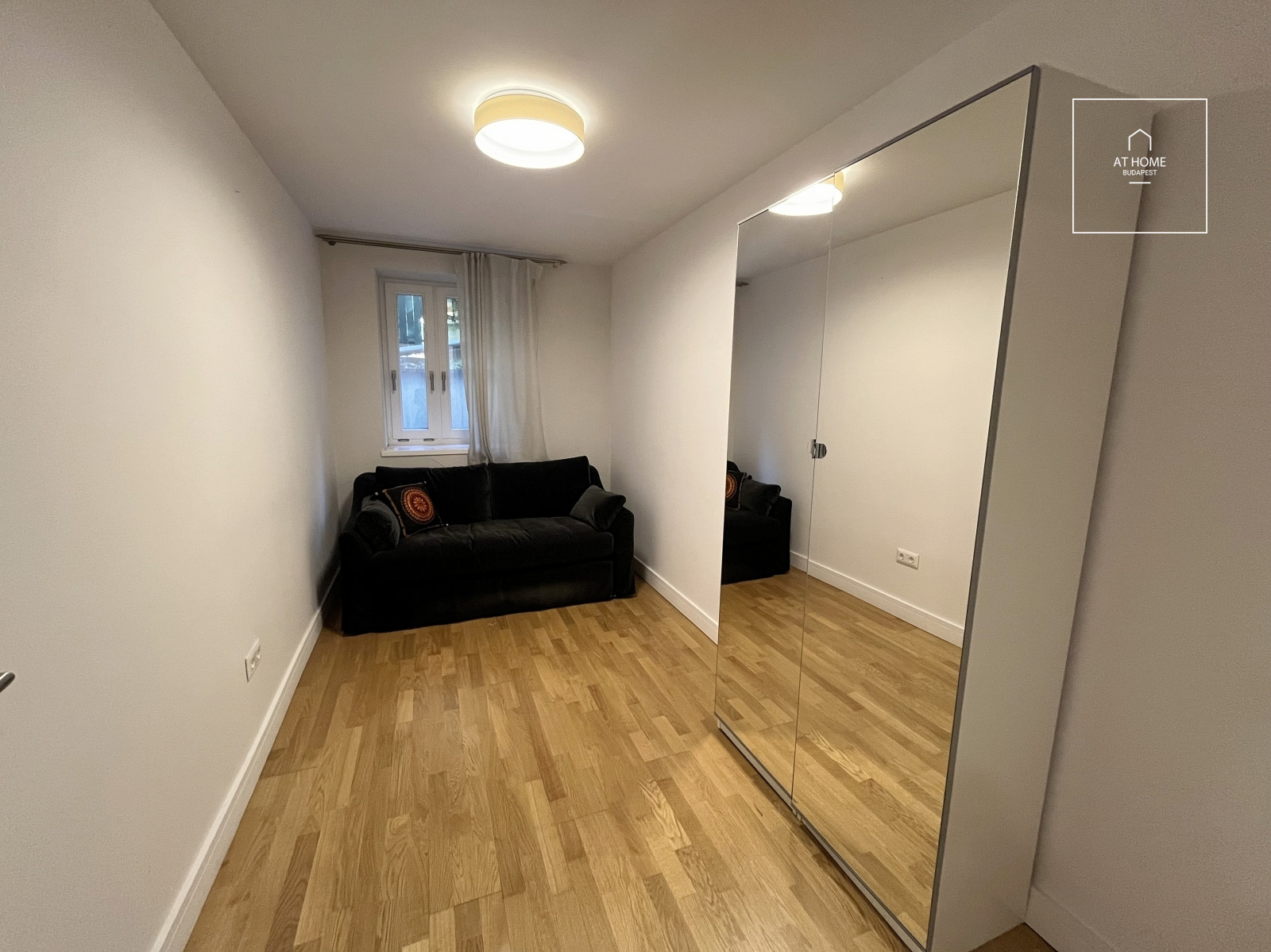 Luxury apartment with 3 bedrooms, a terrace, and a private garden in District XII