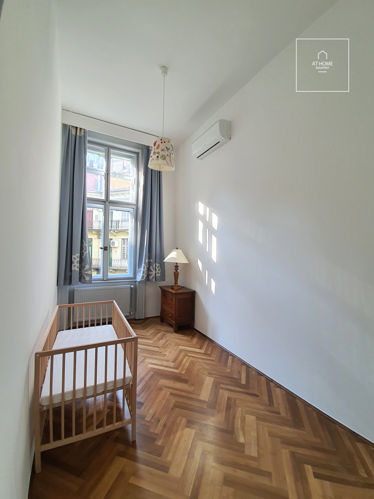 Felújított 202nm-es 4 hálószobás lakás terasszal a Szabadság tér közelében