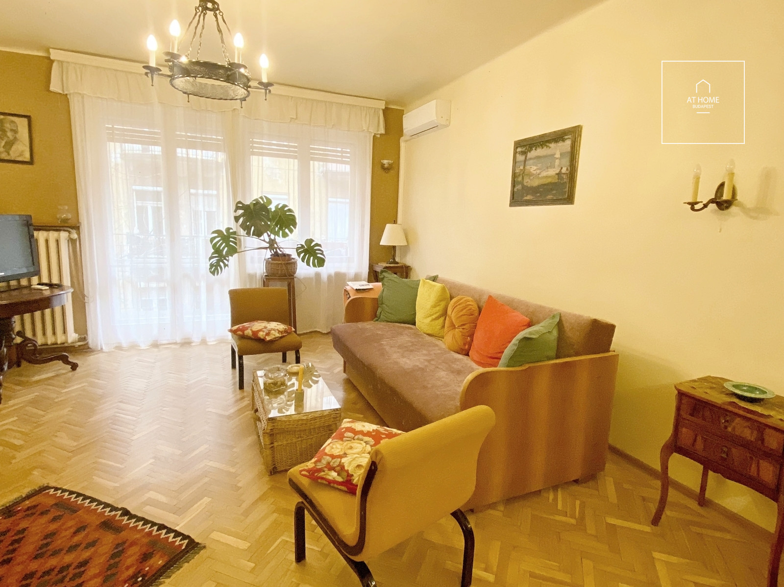 Two-bedroom apartment with excellent transport connections in District XII