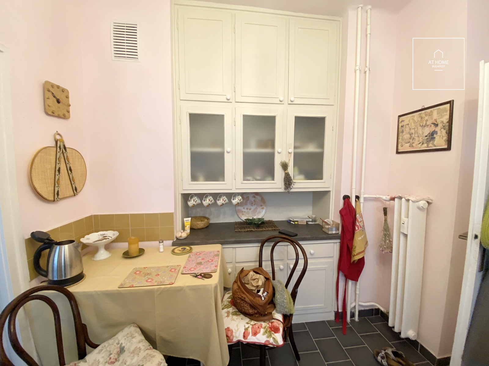 Two-bedroom apartment with excellent transport connections in District XII