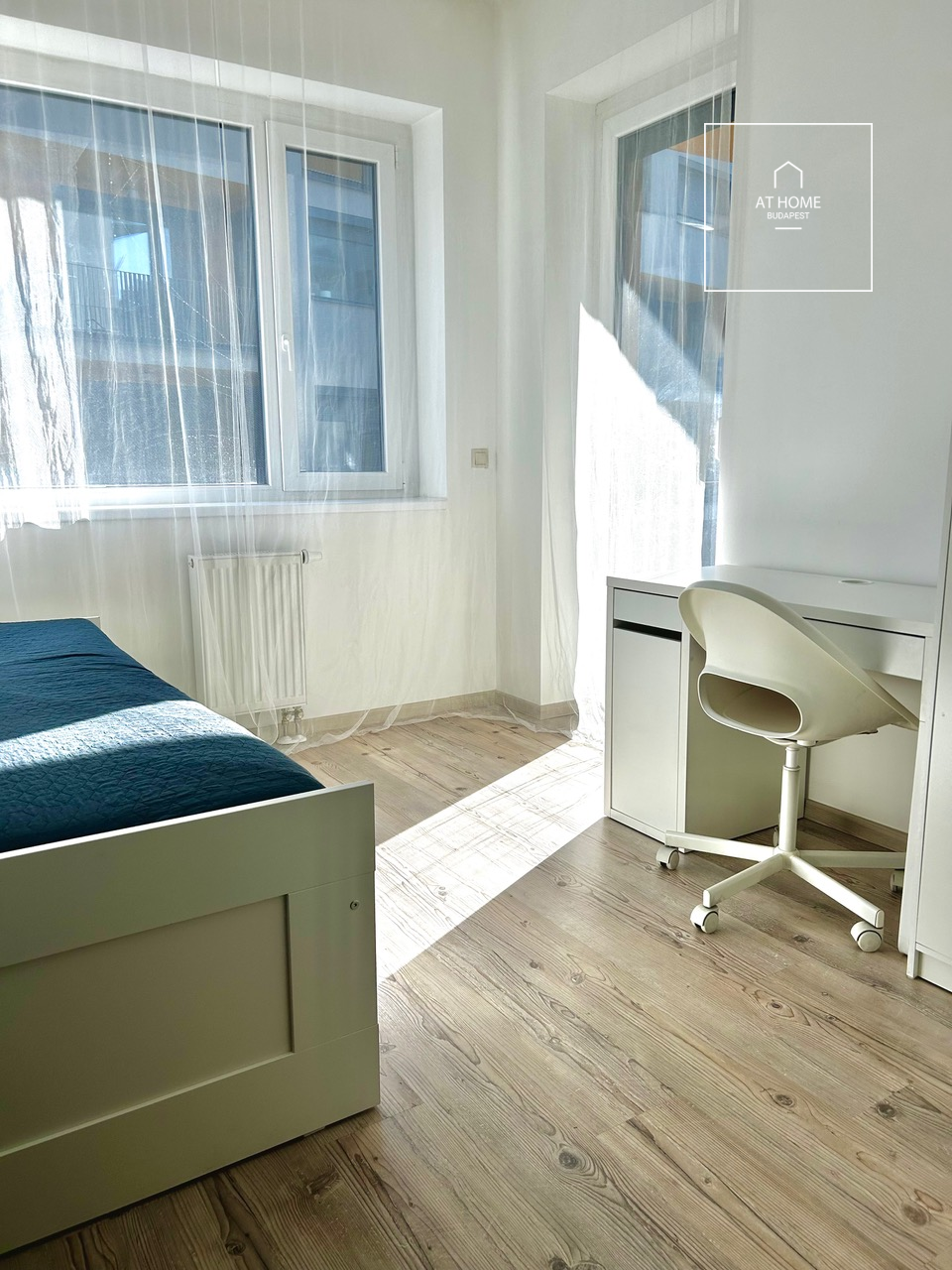 Panoramic 3-bedroom apartment with a balcony, built in 2021, at Budapart