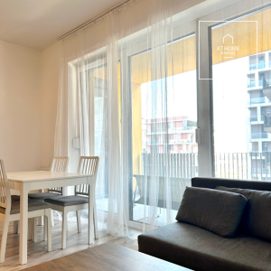 Panoramic 3-bedroom apartment with a balcony, built in 2021, at Budapart