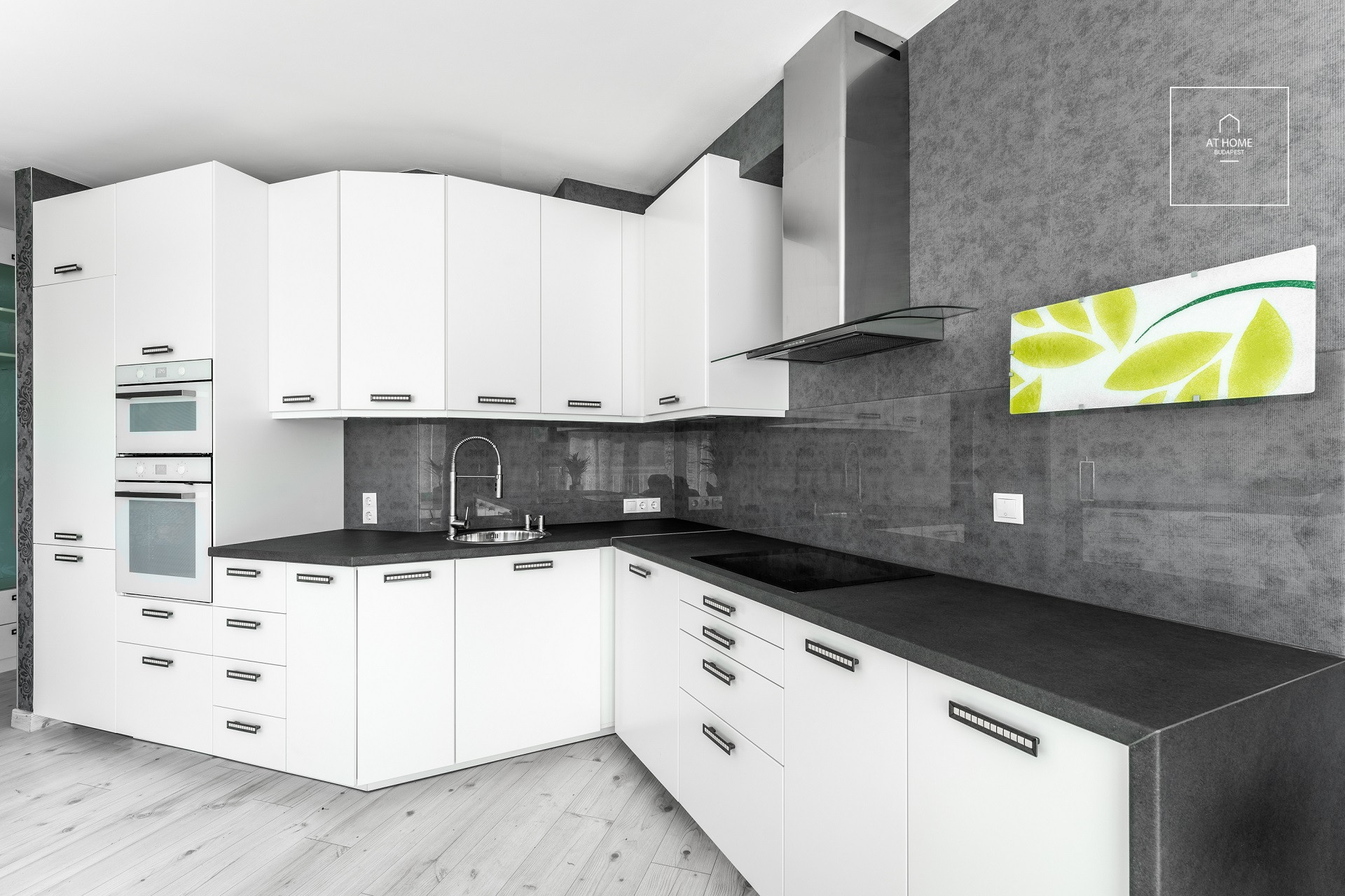 2 bedroom luxury apartment for rent in the 13th district of Budapest