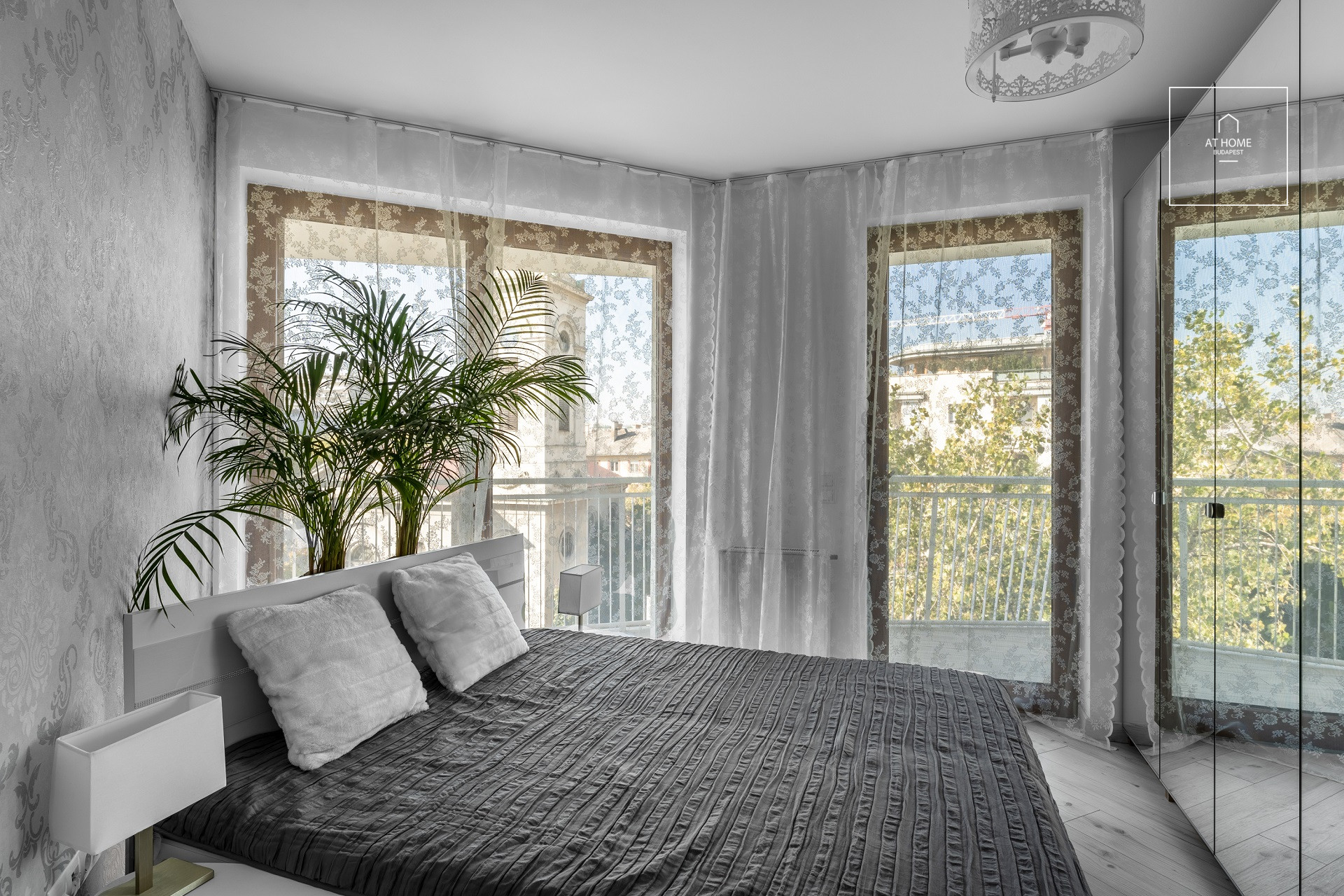 2 bedroom luxury apartment for rent in the 13th district of Budapest