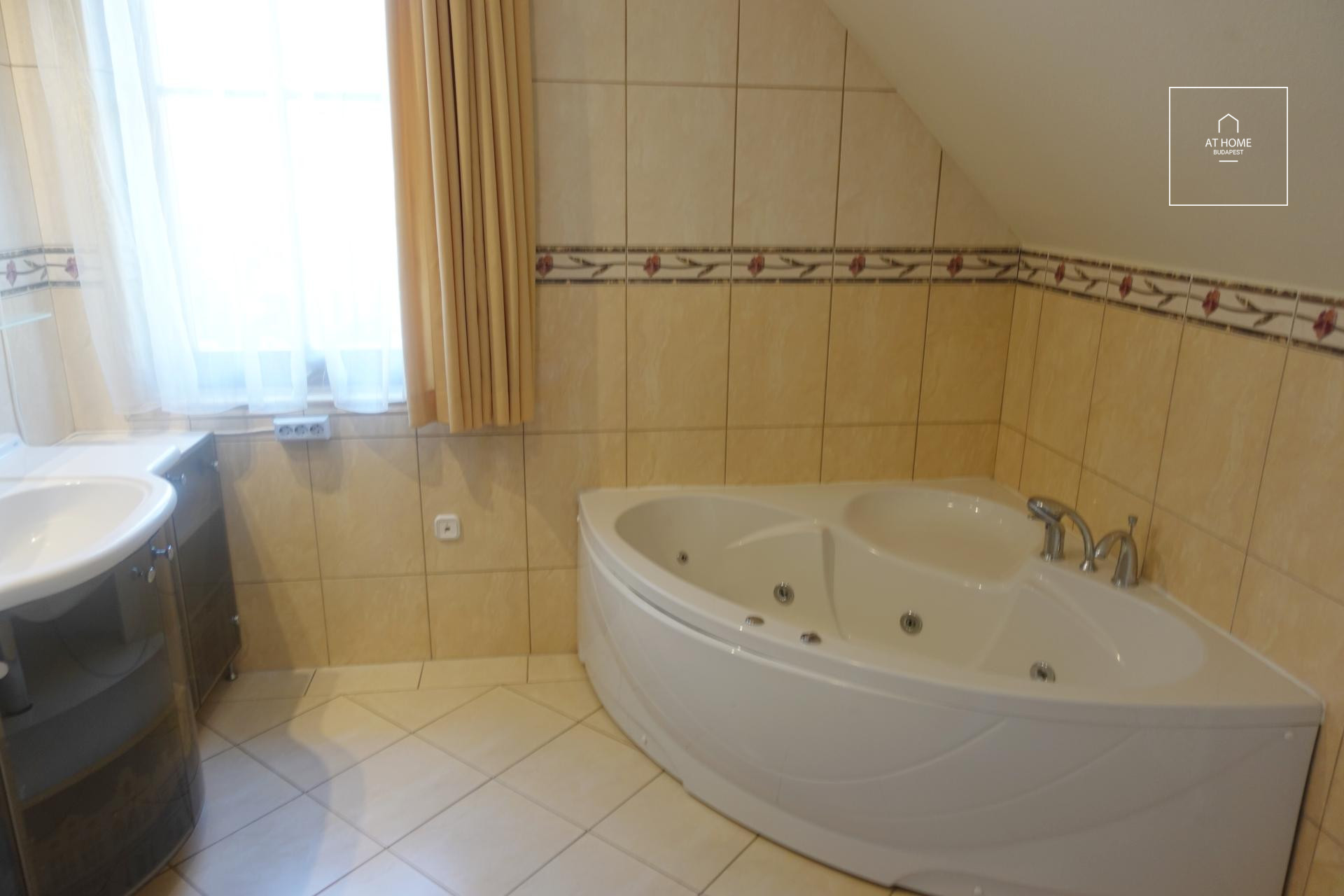 Napfényes Önálló családi ház  Budapest III. kerület, Táborhegy