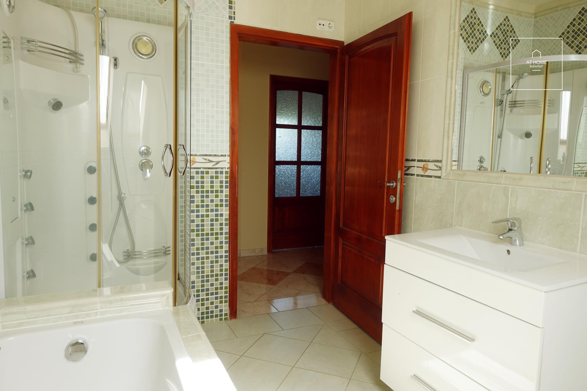 Napfényes Önálló családi ház  Budapest III. kerület, Táborhegy